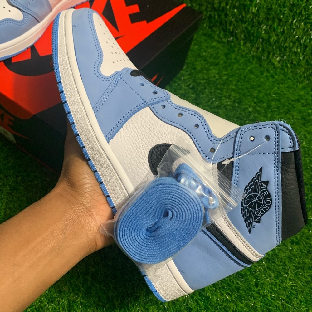 2021 Air Jordan 1 Retro High OG “University Blue” - Picture 9 of 14